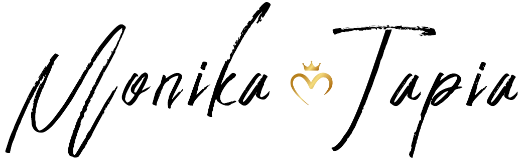 Logo Cursiva Monika Tapia